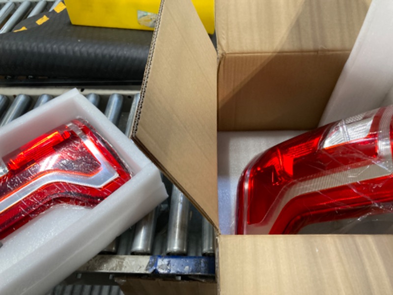 Photo 3 of Tail Light Rear Lamp Fit For 2015 2016 2017 15 16 17 2015 Ford F-150 Driver Side And Passenger Side Chrome Trim