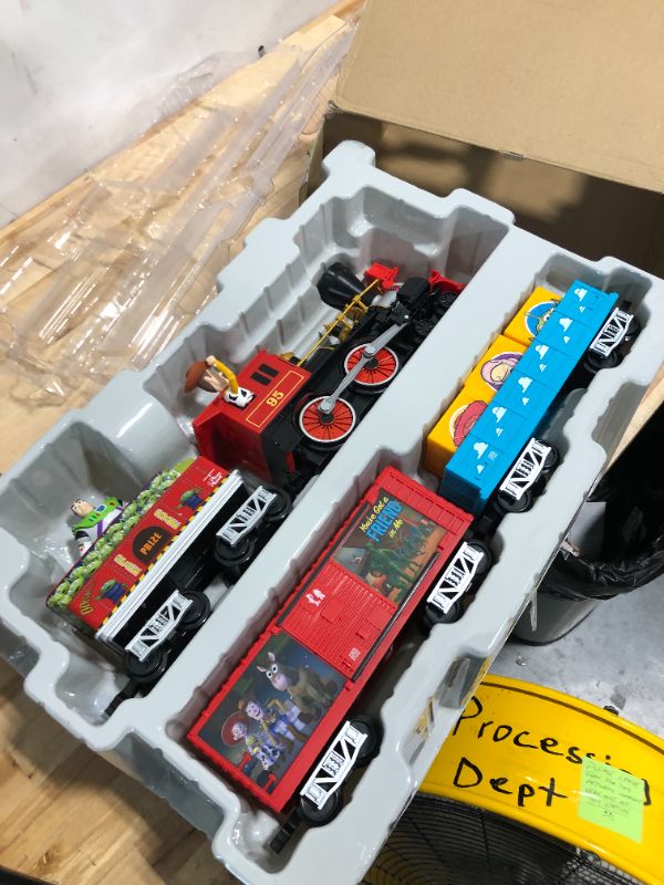 Photo 3 of ***DIRTY*** Lionel Disney Pixar's Toy Story Ready-to-Play Battery Powered Model Train Set with Remote Ready to Play Set
