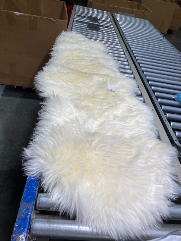 Photo 2 of ***product similar to the original photo*** LLB Genuine Sheepskin Area Rug Wool Rug Fur Carpet Fluffy Shaggy Fur Rug for Living Room Kids Bedroom Real Sheepskin Throw Lambskin Rugs Sofa Mat Chair Seat Covers (Ivory White