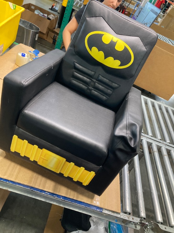 Photo 2 of ***DAMAGED***
Delta Children High Back Upholstered Chair, Dc Comics Batman