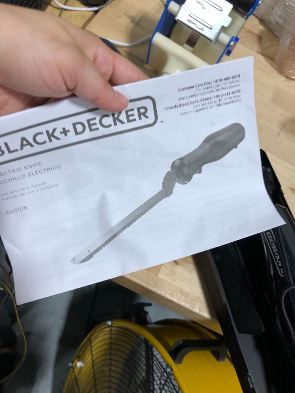 Photo 4 of **READ NOTES BEFORE PURCHASING ITEM** 
BLACK+DECKER Comfort Grip Electric Knife with 7-Inch Stainless Steel Blades Black (With Storage Case)