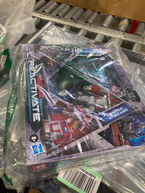 Photo 3 of Transformers: Reactivate Video Game-Inspired Optimus Prime and Soundwave 2-Pack, 6.5-inch Converting Action Figures, 8+ Years