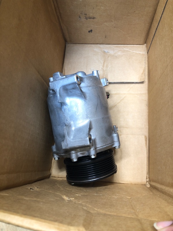 Photo 3 of Denso 471-1017 A/C Compressor