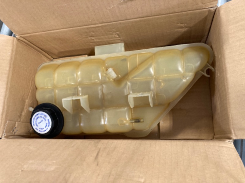 Photo 3 of *****USED**** NEED TO BE CLEANED**** Dorman 603-258 Front Engine Coolant Reservoir Compatible with Select Mercedes-Benz Models