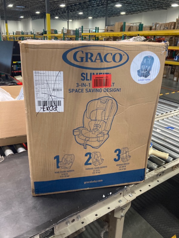 Photo 3 of "LIKE NEW"
Graco Slimfit 3 in 1 Convertible Car Seat | Slim & Comfy Design Saves Space in Your Back Seat, Redmond