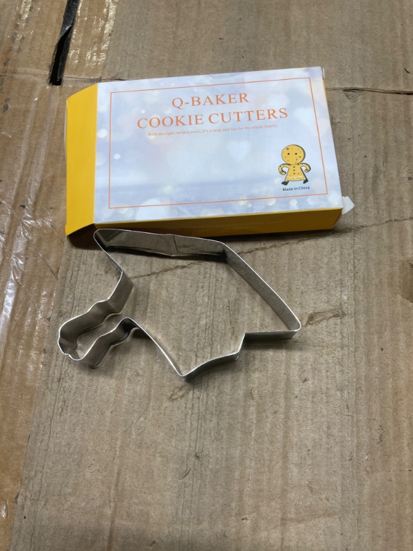 Photo 1 of ***4pcs****4.4" Graduation Cap Cookie Cutter, Stainless Steel Molds Graduation Cap for High School College Parties