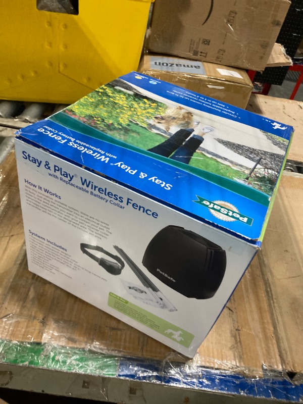 Photo 1 of ****FOR PARTS ONLY, missing collar**PetSafe Stay & Play Wireless Pet Fence & Replaceable Battery Collar - Circular Boundary Secures up to 3/4 Acre Yard, No-Dig, America's Safest Wireless Fence (Packaging May Vary) Wireless Fence Kit