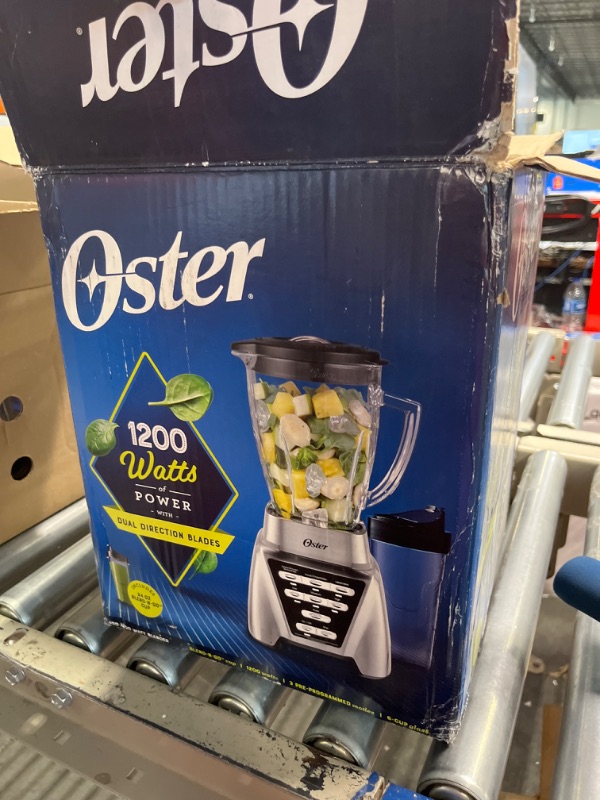 Photo 4 of ***NON FUNCTIONAL//SOLD AS PARTS*** 
Oster Blender | Pro 1200 with Glass Jar, 24-Ounce Smoothie Cup, Brushed Nickel 