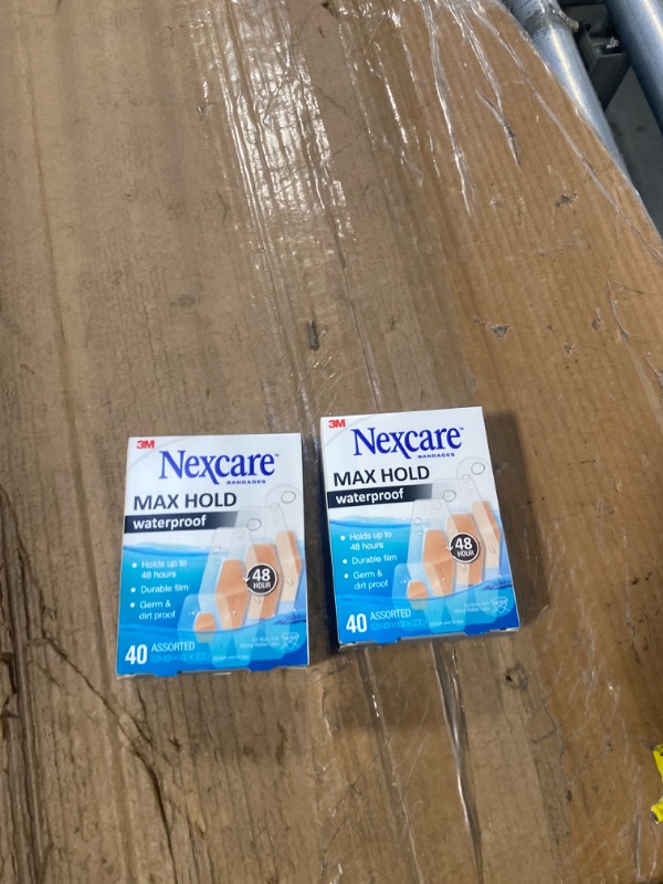 Photo 2 of  2 Nexcare Max Hold Waterproof Bandages, Stays On for 48 Hours, Flexible Bandages for Fingers, Knees and Heels - 40 Pack Clear Waterproof Bandages