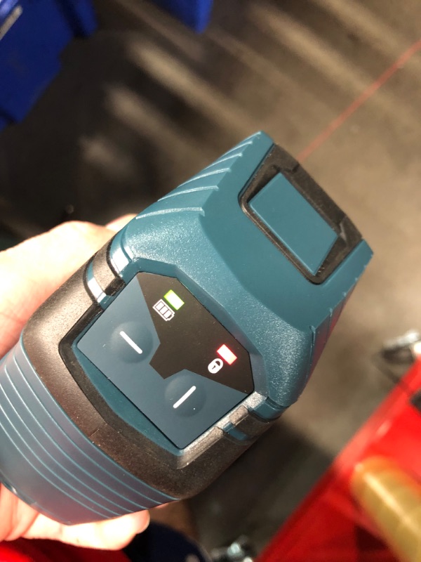 Photo 3 of ***USED - POWERS ON - UNABLE TO TEST FURTHER - LIKELY MISSING PARTS - SEE PICTURES***
BOSCH GLL50-RT Self-Leveling Cross-Line Laser (Renewed)