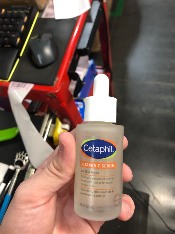 Photo 2 of ***NON REFUNDABLE***Cetaphil Vitamin C Serum, Visibly Reduces Look of Dark Spots and Hyperpigmentation, Formulated with Niacinamide, Designed for Sensitive Skin, Fragrance Free, Dermatologist Tested, 1oz