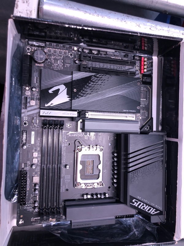 Photo 2 of ***NONREFUNDABLE - THIS SALE FINAL -  PARTS ONLY - SEE COMMENTS***
GIGABYTE Z790 AORUS Elite AX (LGA 1700/ Intel Z790/ ATX/ DDR5/ Quad M.2/ PCIe 5.0/ USB 3.2 Gen2X2 Type-C/Intel WiFi 6E/ 2.5GbE LAN/Q-Flash Plus/PCIe EZ-Latch/Gaming Motherboard)