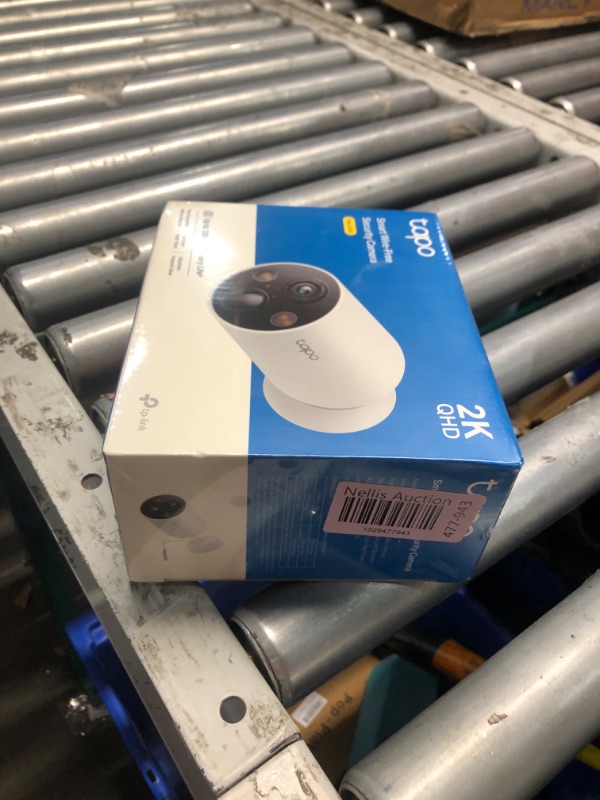 Photo 3 of **Factory sealed**TP-Link Tapo C425 Smart Wire-Free Security Camera with Night Vision & Spotlights (2-Pack)