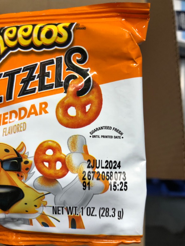 Photo 4 of ***(EXP:7/24 )NONREFUNDABLE***Cheetos Pretzels, Flamin' Hot and Cheddar Variety Pack (Pack of 40)