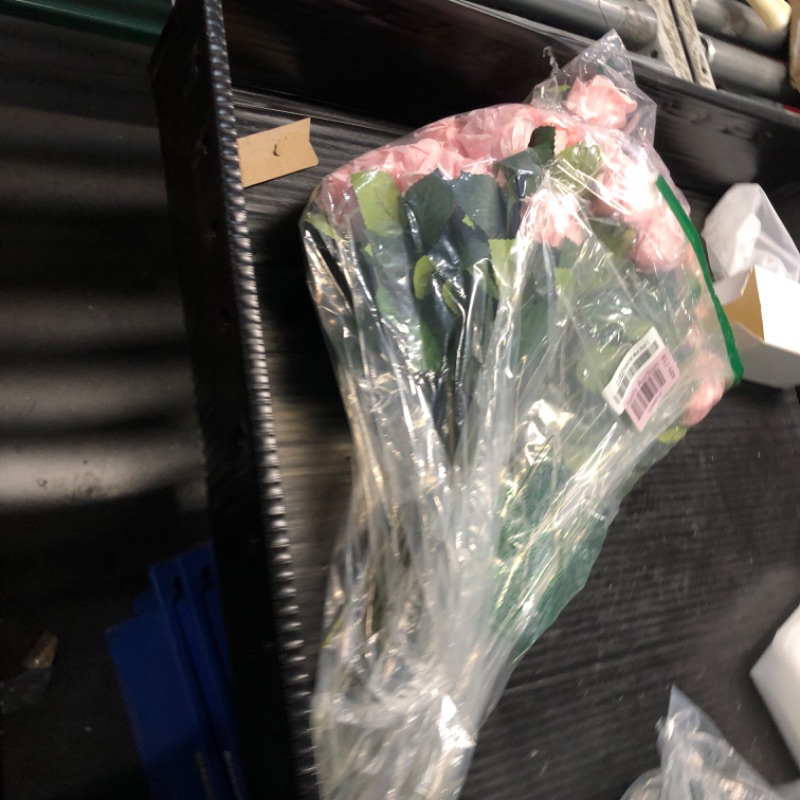 Photo 1 of FOTEEWL 60 Pcs Artificial Rose Flower Realistic Faux Silk Roses Stem Fake Roses Bouquet for Flower Arrangement,Wedding Centerpieces,Party,Home Decorations (Pink)