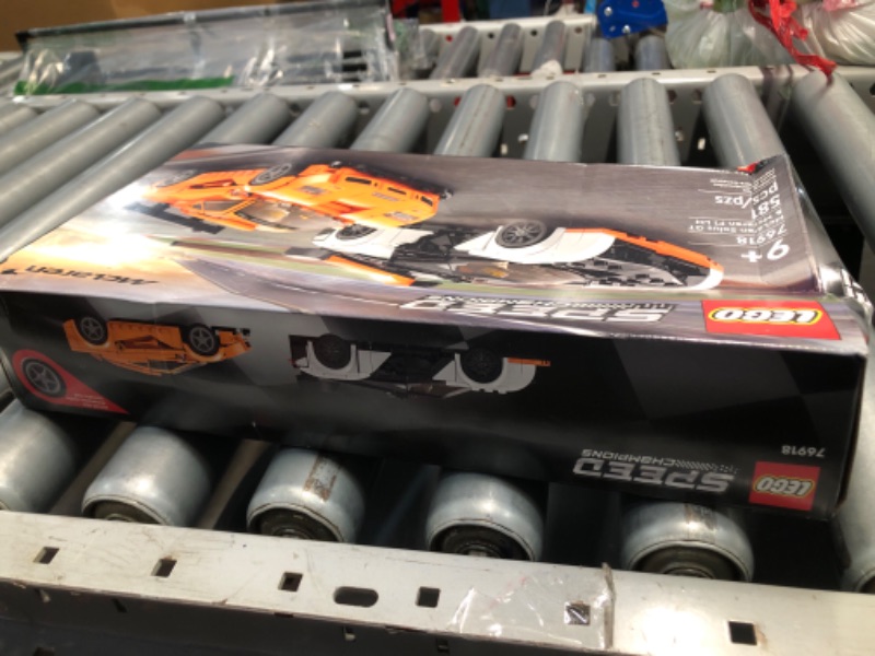 Photo 3 of ***FACTORY SEALED/DAMAGED BOX***Speed Champions Mclaren Solus Gt And Mclaren F1 Lm Building Toy Set (581 Pieces)