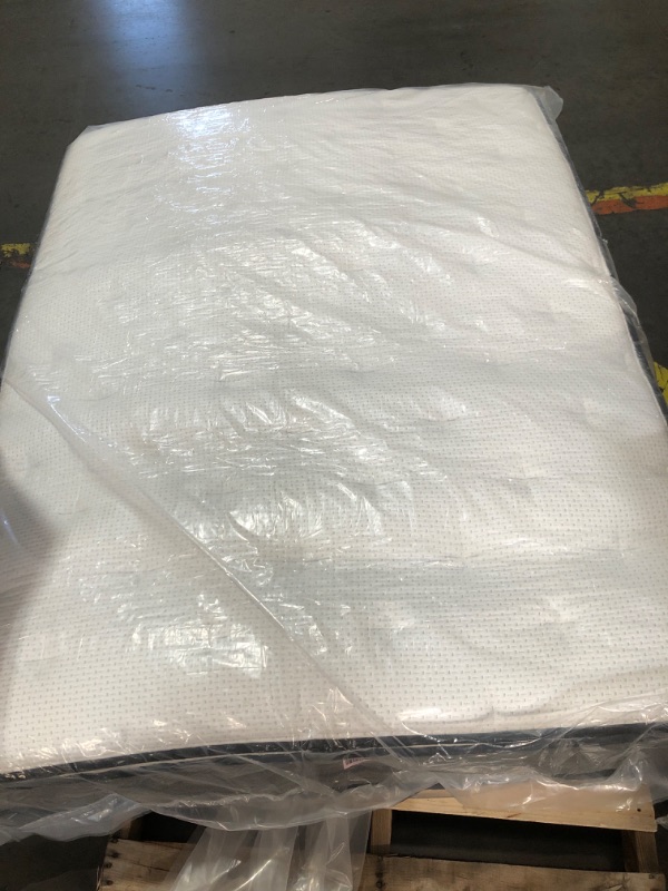 Photo 3 of *TRUCK/TRAILER PICKUP ONLY*
Zinus 14 Inch True Support Hybrid Mattress [New Version], Queen, Fiberglass Free, Medium Feel, Motion Isolation, Certified Safe Foams & Fabric, Mattress in A Box
