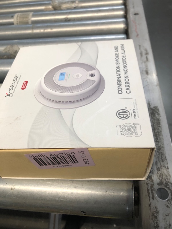 Photo 2 of ***FACTORY SEALED***
X-Sense 10-Year Battery Combination Smoke Carbon Monoxide Alarm Detector with Large LCD Display (Standalone Model) Standalone Model 1-Pack