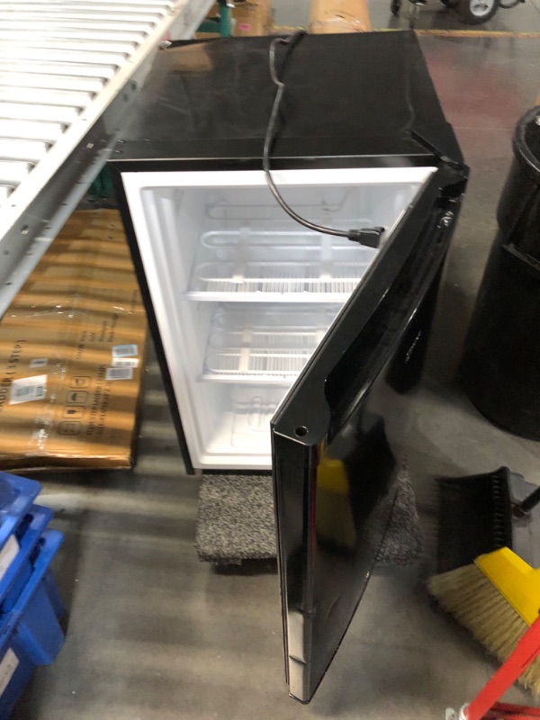 Photo 9 of ***USED - DAMAGED - UNTESTED - SEE COMMENTS***
Midea MRU03M2ABB Upright Freezer Large Black, 3.0 Cubic Feet Black 3.0 Cubic Feet Freezer, 21.3"D x 19.7"W x 33.9"H