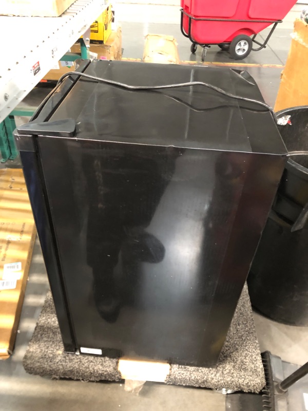 Photo 10 of ***USED - DAMAGED - UNTESTED - SEE COMMENTS***
Midea MRU03M2ABB Upright Freezer Large Black, 3.0 Cubic Feet Black 3.0 Cubic Feet Freezer, 21.3"D x 19.7"W x 33.9"H