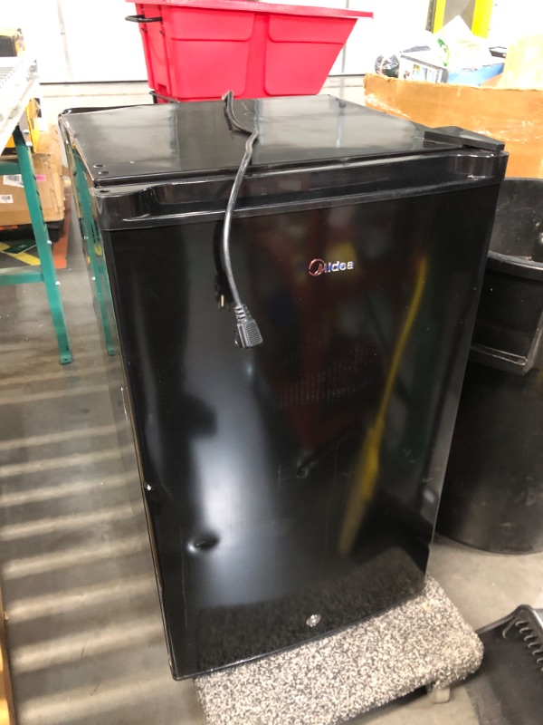 Photo 2 of ***USED - DAMAGED - UNTESTED - SEE COMMENTS***
Midea MRU03M2ABB Upright Freezer Large Black, 3.0 Cubic Feet Black 3.0 Cubic Feet Freezer, 21.3"D x 19.7"W x 33.9"H