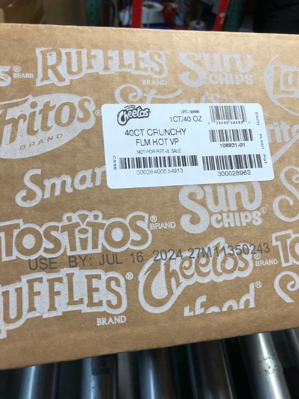 Photo 1 of ***NON REFUNDABLE*** BEST BY 7/16/24 Cheetos Cheese Flavored Snacks, Flamin' Hot Crunchy, 1 Ounce (Pack of 40)