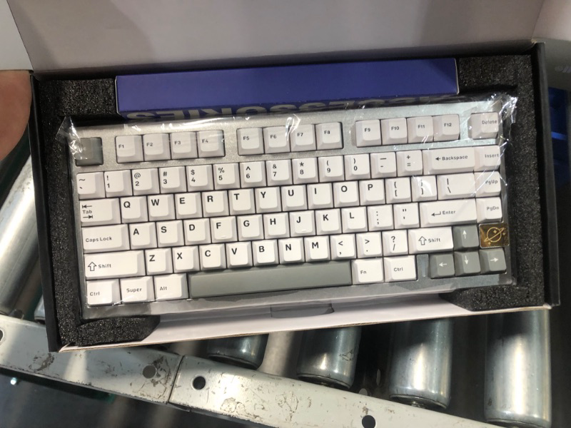 Photo 2 of (UNABLE TO TEST FUNCTION) YUNZII AL75 75% Gaming Keyboard,Aluminium Wireless Mechanical Keyboard BT/2.4G/Wired Hot Swap Pre-lubed Creamy Keyboard,TKL Gasket Mounted RGB Custom Keyboard for Mac/Win (Silver, Blue Grey Switch)