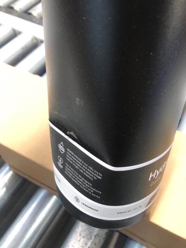 Photo 3 of ***DENT IN SIDE. SEE PHOTOS***
Hydro Flask Wide Flex Straw Cap Black 40 Oz