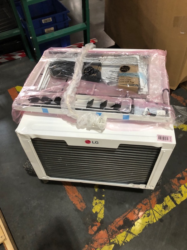 Photo 3 of ***MINOR DENTS AND STRATCHES. SEE PHOTOS***
LG 24,500 BTU Window Air Conditioner, 230V, Cools 1,560 Sq.Ft. (39' x 40' Room Size), Quiet Operation, Electronic Control with Remote, 3 Cooling & Fan Speeds, Auto Restart, White