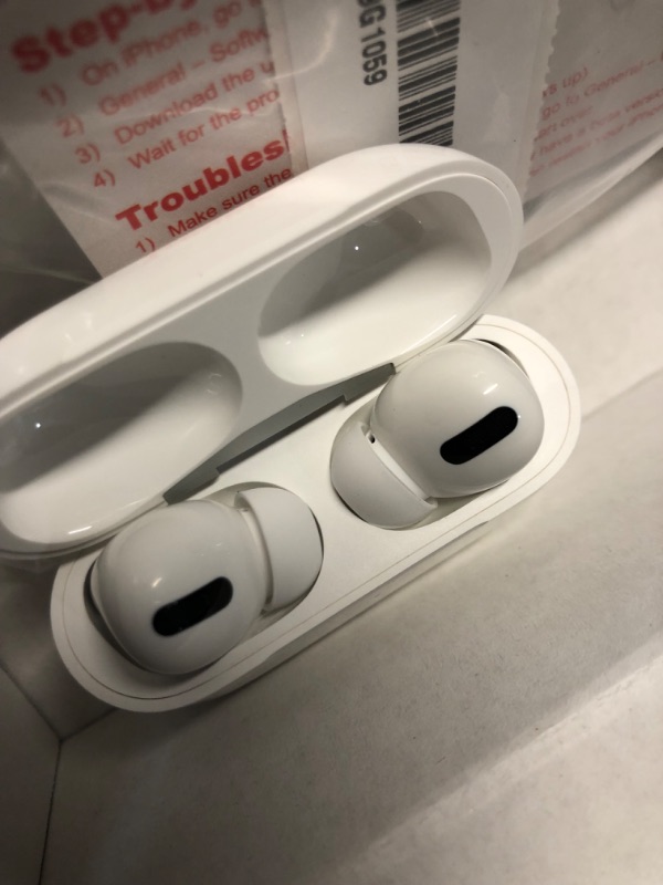 Photo 1 of (READ FULL POST) Apple AirPods Pro (2nd Gen) Wireless Earbuds, Up to 2X More Active Noise Cancelling, Adaptive Transparency, Personalized Spatial Audio MagSafe Charging Case (Lightning) Bluetooth Headphones for iPhone
