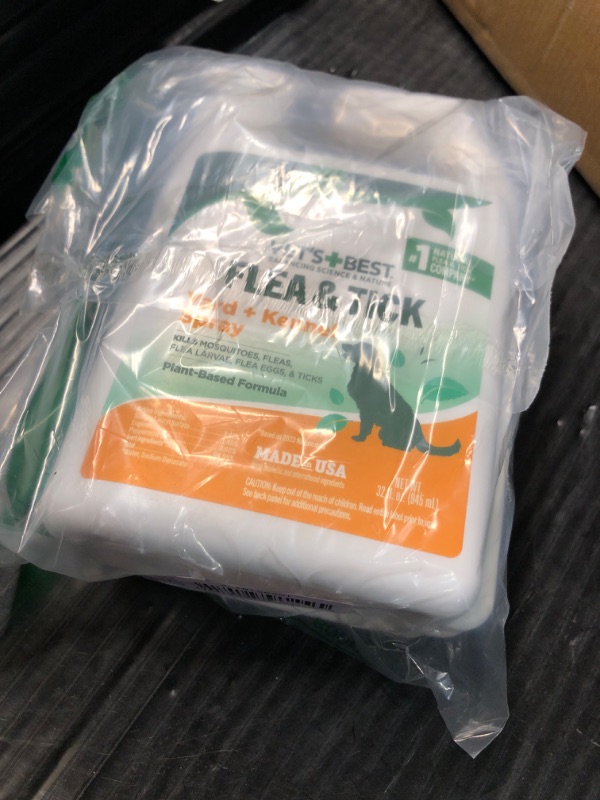 Photo 2 of ***NON REFUNDABLE***
Vet's Best Flea and Tick Yard and Kennel Spray - kills Mosquitoes with Certified Natural Oils - Plant Safe with Ready-to-Use Hose Attachment - 32 oz