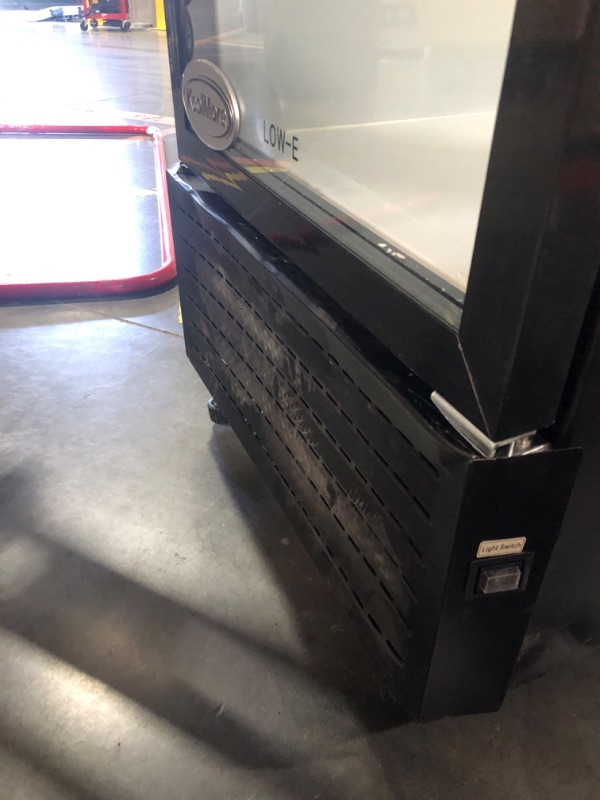 Photo 1 of ***USED - MAJOR DAMAGE - SEE COMMENTS***
KoolMore KM-MDR-1GD-8C 21 in. One Glass Door Commercial Display Merchandiser Refrigerator Cooler in Black, ETL Listed, 8 cu. ft