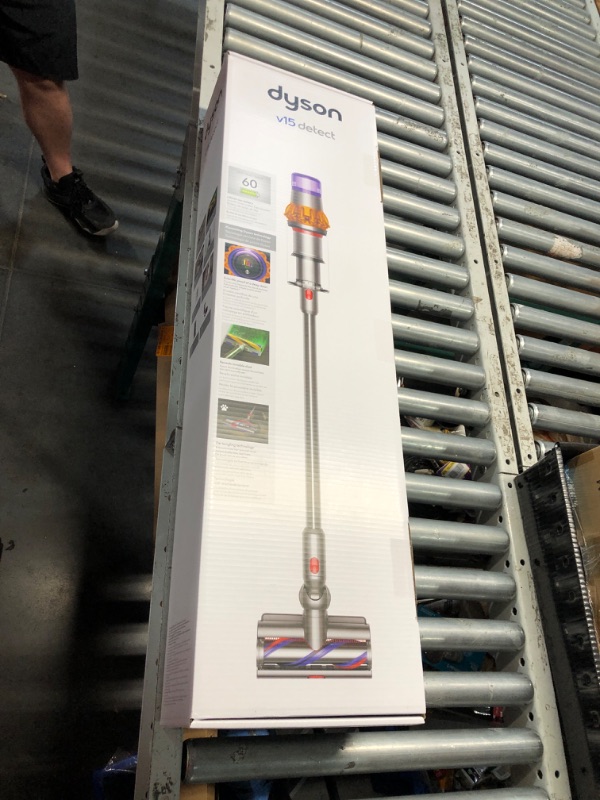 Photo 3 of ***FACTORY SEALED***V15 Detect Cordless Vacuum with 8 accessories