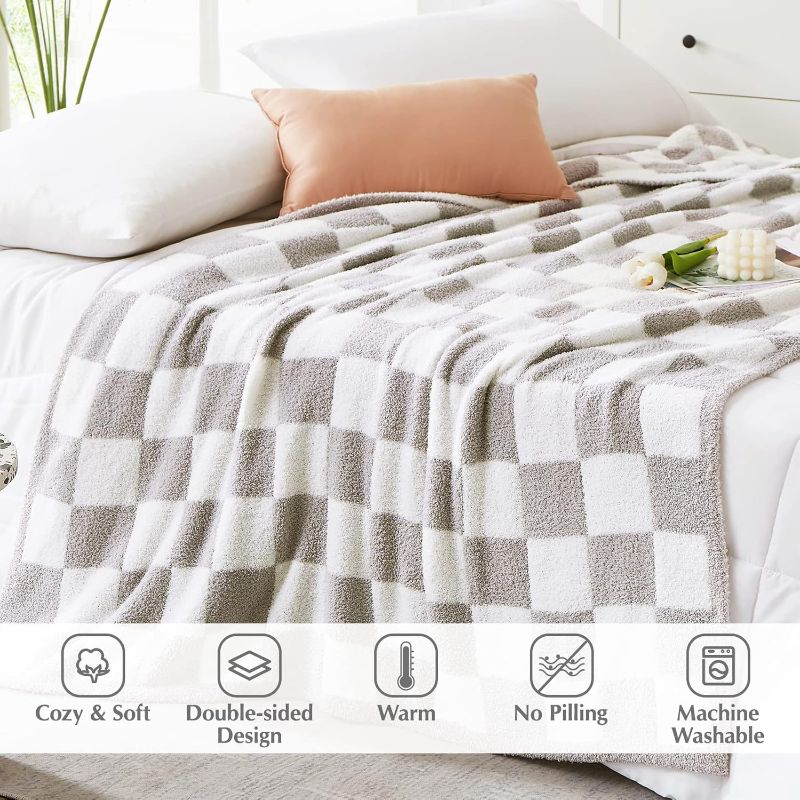 Photo 1 of (READ FULL POST) Checkered Blanket Flannel Throw Blankets Soft Cozy Checkered Grid Print Chessboard Gingham Pattern Blankets for Bed Sofa Couch for All Seasons
