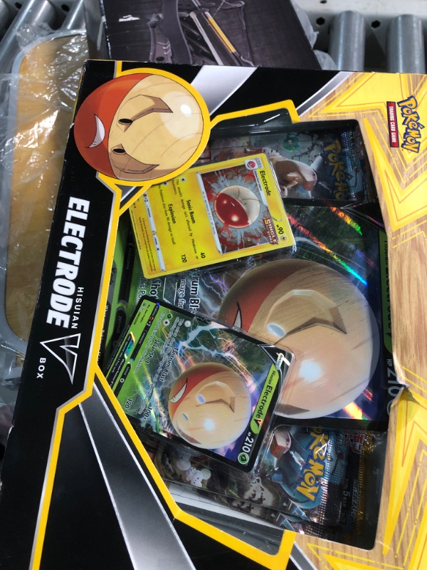 Photo 1 of ***NON REFUNDABLE***
Pokemon TCG: Boltund V Box, Multicolor, 820650851186