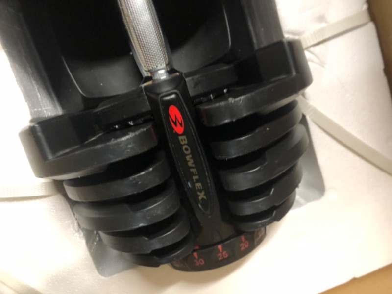 Photo 5 of ***USED - SCRATCHED AND SCRAPED - SEE PICTURES***
BowFlex SelectTech 1090 Dumbbell (Single), 10-90 Pounds Adjustment