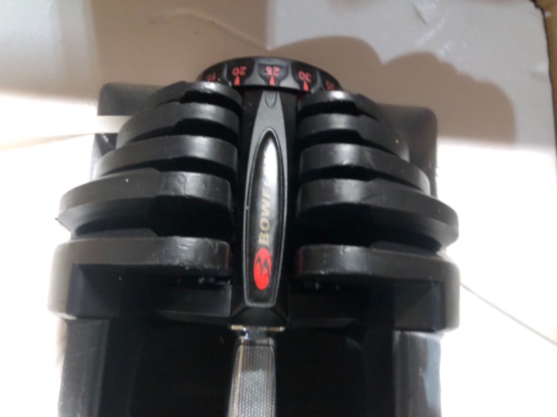 Photo 4 of ***USED - SCRATCHED AND SCRAPED - SEE PICTURES***
BowFlex SelectTech 1090 Dumbbell (Single), 10-90 Pounds Adjustment