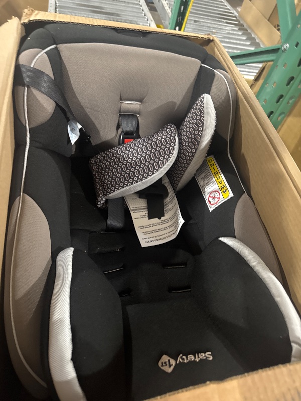 Photo 2 of 
Safety 1st Grow and Go All-in-One Convertible Car Seat, Rear Facing Car Seat 5-40 lbs, Forward Facing Car 30–65 lbs, High Back Booster Seat 40-