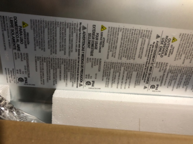 Photo 4 of ***MAJOR DAMAGE - HUGE DENT - SEE PICTURES - UNABLE TO TEST***
Masterbuilt® 40-inch Digital Electric Vertical BBQ Smoker with Leg Kit, Side Wood Chip Loader and 970 Cooking Square Inches in Black, Model MB20070122