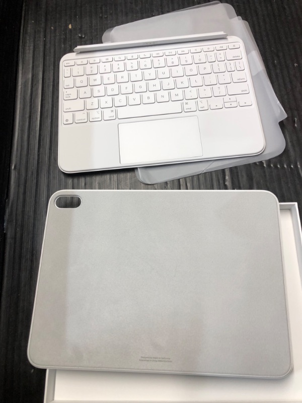 Photo 3 of Apple Magic Keyboard Folio: iPad Keyboard and case for iPad (10th Generation), Detachable Two-Piece US English White