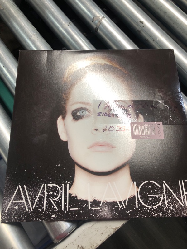 Photo 3 of **MISSING 1 VINYL**
Avril Lavigne (Amazon Exclusive Vinyl)