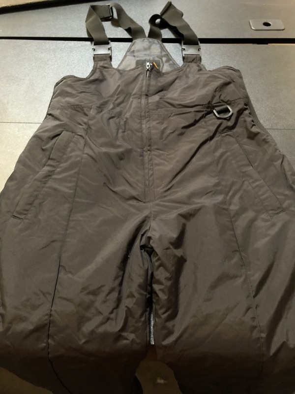 Photo 2 of Medium Mens sport essentials Waterproof overalls for snow