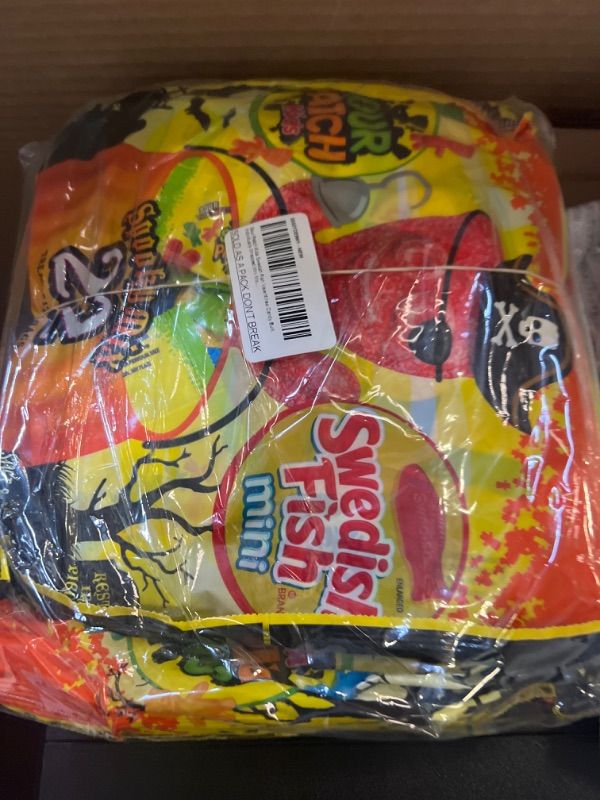 Photo 2 of 
SOUR PATCH KIDS and SWEDISH FISH Mini Soft & Chewy Candy Variety Pack, 18 - 2 oz Bags