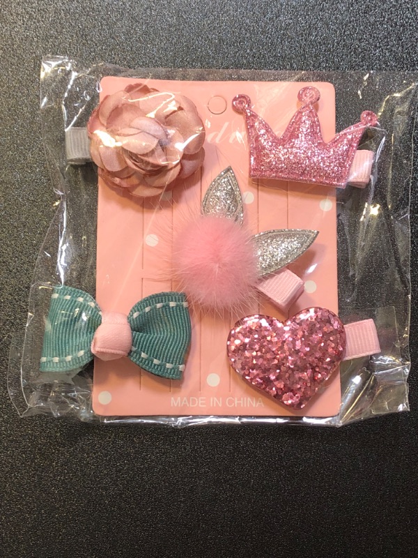 Photo 1 of super cuteeee baby pink glitter hair clips for babygirl 