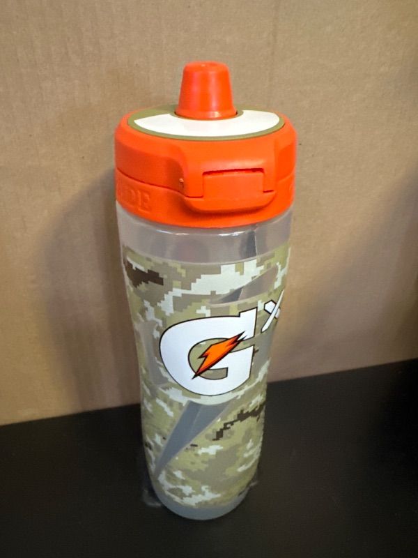 Photo 2 of Gatorade Gx Plastic Bottle For Sports, Digi Camo 30oz Digi Camo