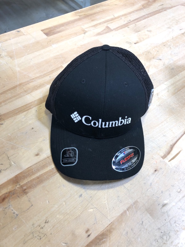 Photo 1 of Columbia mesh snapback cap in black

