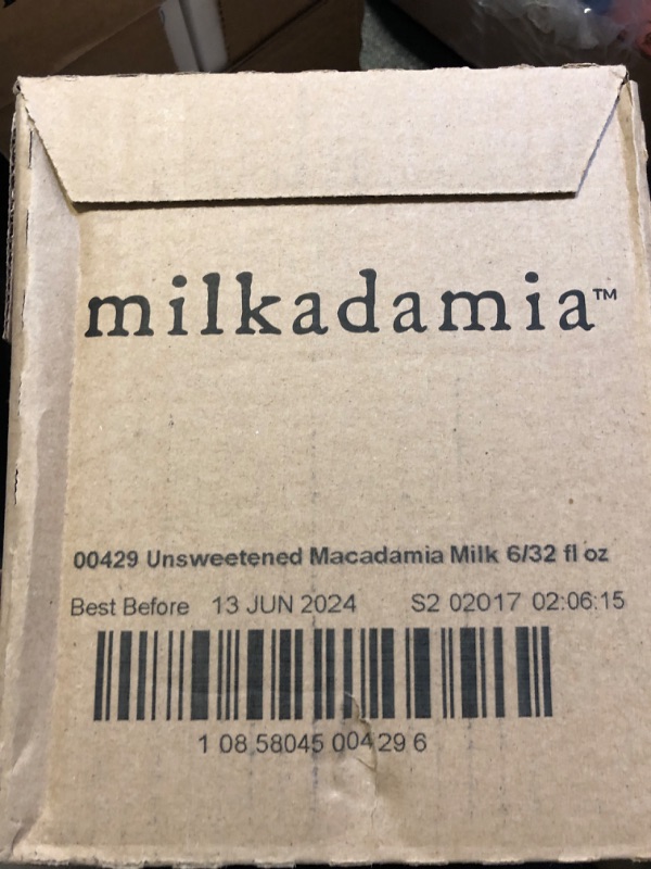 Photo 2 of  Pack)Milkadamia Unsweetened Milk 32 Fl Oz exp o6-13-2024 
 pack exp 