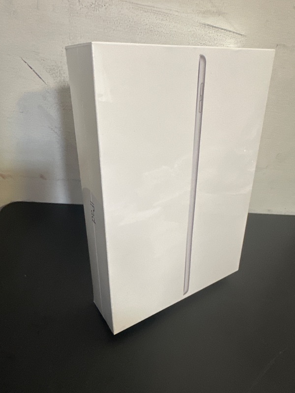 Photo 2 of Apple 2021 10.2-inch iPad (Wi-Fi, 64GB) - Silver WiFi 64GB Silver***FACTORY SEALED