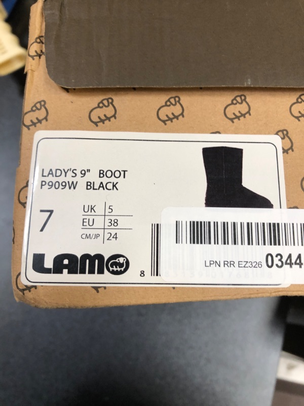 Photo 5 of Lamo Women's Lady's 9 Inch Snow Boot 7 Black