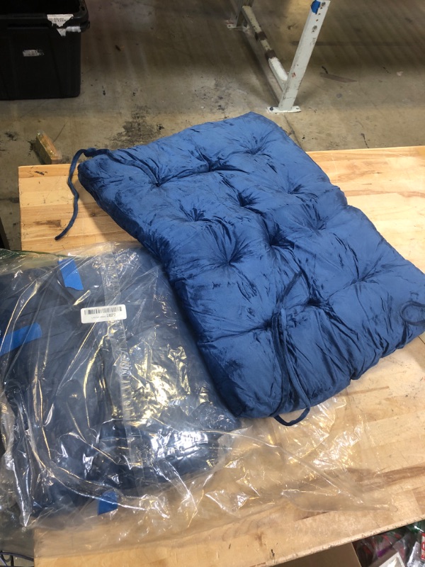 Photo 1 of 2 PCK 24x18 SEAT CUSHIONS BLUE 